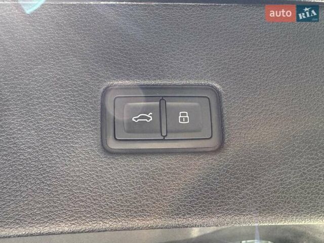 Черный Ауди SQ8, объемом двигателя 3.96 л и пробегом 151 тыс. км за 82500 $, фото 39 на Automoto.ua