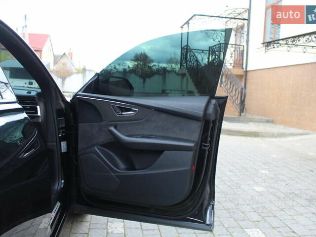 Черный Ауди SQ8, объемом двигателя 4 л и пробегом 118 тыс. км за 73900 $, фото 123 на Automoto.ua