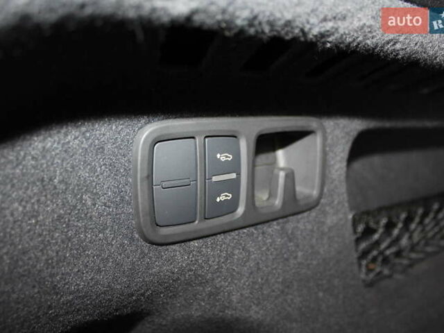 Черный Ауди SQ8, объемом двигателя 4 л и пробегом 118 тыс. км за 73900 $, фото 159 на Automoto.ua