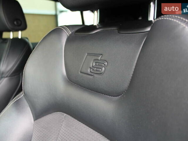 Чорний Ауді SQ8, об'ємом двигуна 3.96 л та пробігом 118 тис. км за 74900 $, фото 52 на Automoto.ua