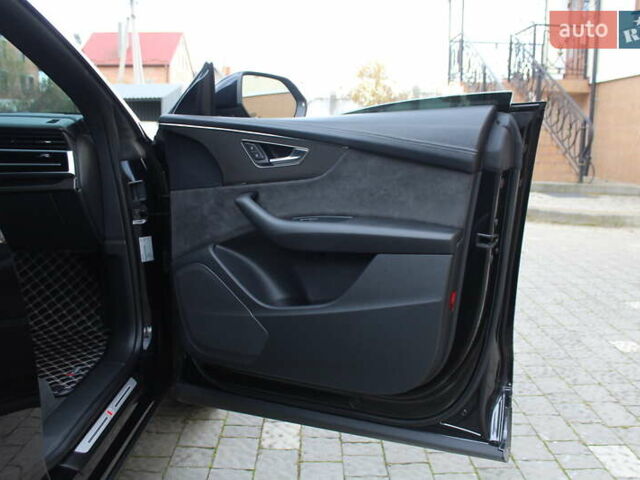 Черный Ауди SQ8, объемом двигателя 3.96 л и пробегом 118 тыс. км за 72900 $, фото 120 на Automoto.ua