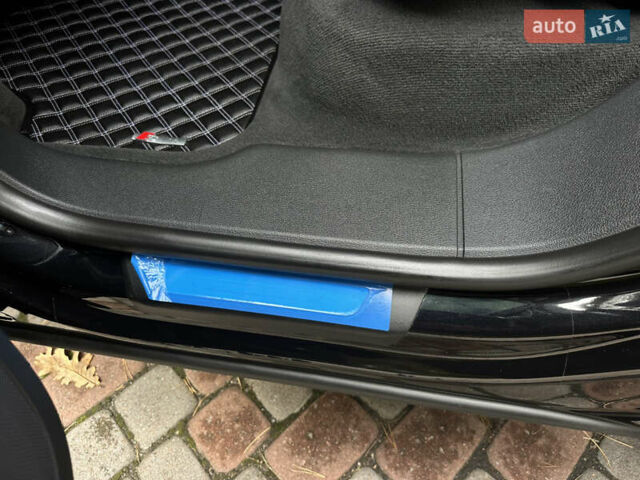 Ауди SQ8 2020 в Трускавце на Automoto.ua Черный Ауди SQ8, объемом двигателя 4 л и пробегом 118 тыс. км за 73900 $, фото 81 на Automoto.ua
