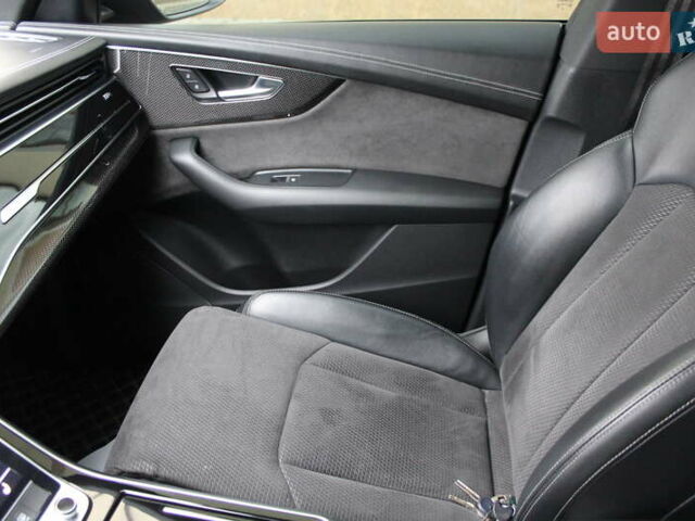 Черный Ауди SQ8, объемом двигателя 4 л и пробегом 118 тыс. км за 73900 $, фото 83 на Automoto.ua