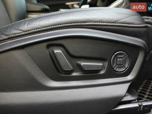 Черный Ауди SQ8, объемом двигателя 4 л и пробегом 118 тыс. км за 73900 $, фото 119 на Automoto.ua