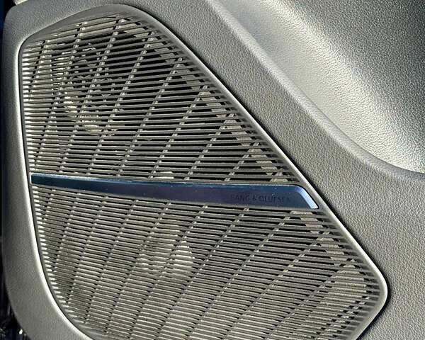 Черный Ауди SQ8, объемом двигателя 4 л и пробегом 95 тыс. км за 72500 $, фото 50 на Automoto.ua