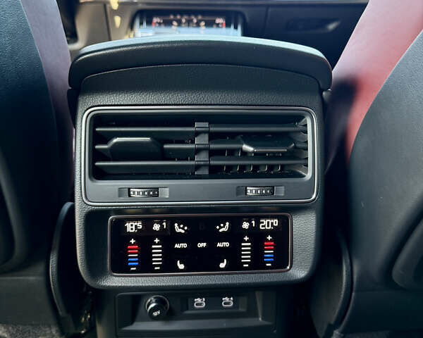 Черный Ауди SQ8, объемом двигателя 4 л и пробегом 95 тыс. км за 72500 $, фото 44 на Automoto.ua