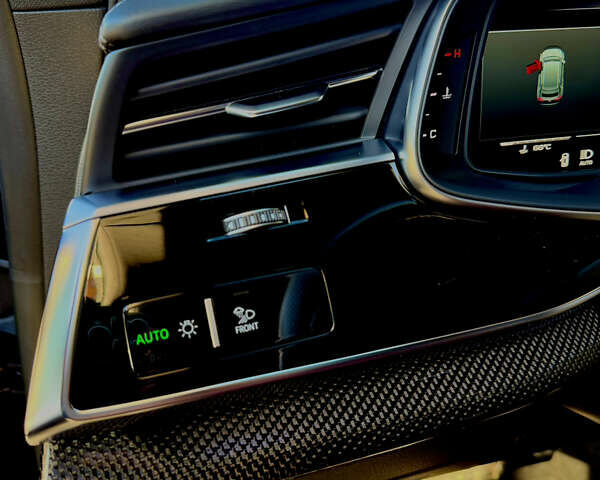 Черный Ауди SQ8, объемом двигателя 4 л и пробегом 95 тыс. км за 72500 $, фото 23 на Automoto.ua