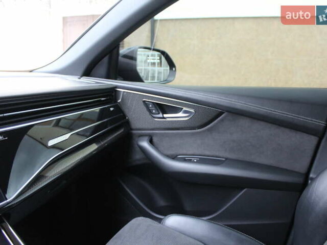 Чорний Ауді SQ8, об'ємом двигуна 3.96 л та пробігом 118 тис. км за 74900 $, фото 85 на Automoto.ua