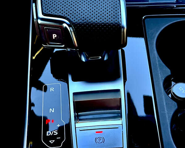 Чорний Ауді SQ8, об'ємом двигуна 4 л та пробігом 80 тис. км за 75000 $, фото 24 на Automoto.ua