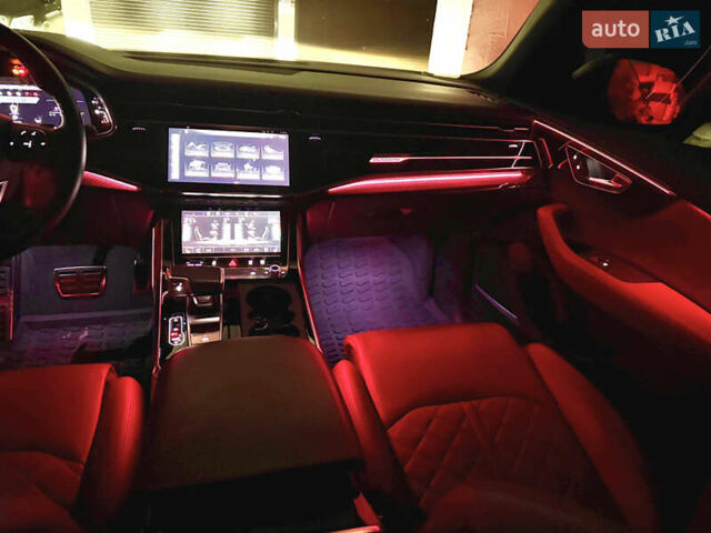 Черный Ауди SQ8, объемом двигателя 4 л и пробегом 95 тыс. км за 72500 $, фото 62 на Automoto.ua