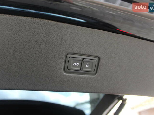 Чорний Ауді SQ8, об'ємом двигуна 3.96 л та пробігом 118 тис. км за 74900 $, фото 160 на Automoto.ua