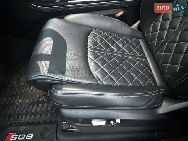 Чорний Ауді SQ8, об'ємом двигуна 4 л та пробігом 91 тис. км за 74500 $, фото 29 на Automoto.ua