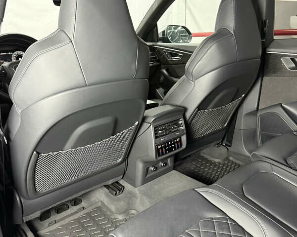 Ауді SQ8 2021 у Одесі на Automoto.ua Чорний Ауді SQ8, об'ємом двигуна 4 л та пробігом 27 тис. км за 115000 $, фото 59 на Automoto.ua