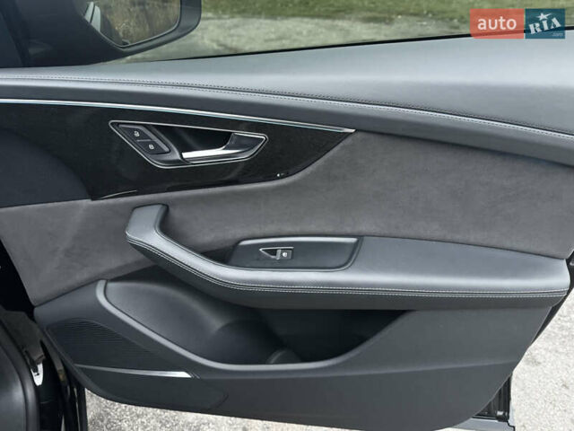 Чорний Ауді SQ8, об'ємом двигуна 4 л та пробігом 91 тис. км за 74500 $, фото 35 на Automoto.ua