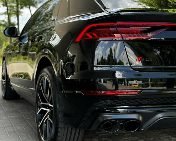 Чорний Ауді SQ8, об'ємом двигуна 4 л та пробігом 89 тис. км за 77999 $, фото 12 на Automoto.ua