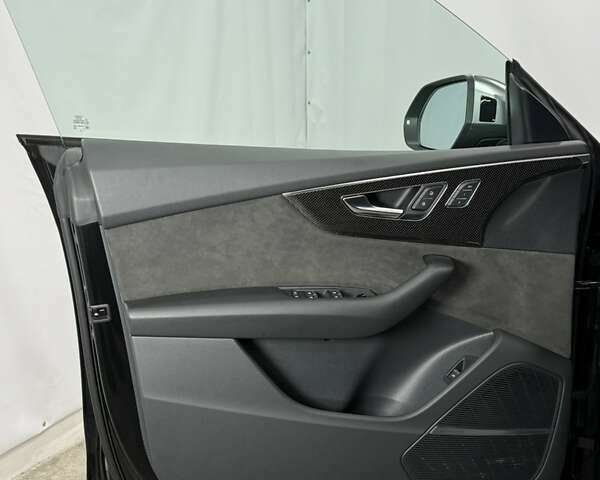 Ауді SQ8 2021 у Одесі на Automoto.ua Чорний Ауді SQ8, об'ємом двигуна 4 л та пробігом 27 тис. км за 115000 $, фото 35 на Automoto.ua