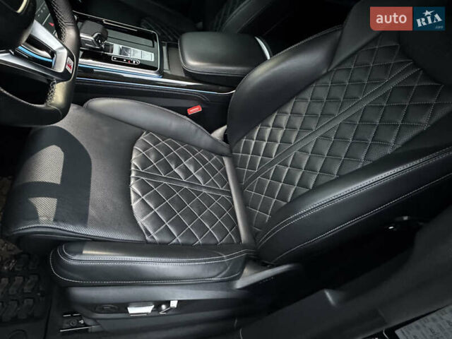 Чорний Ауді SQ8, об'ємом двигуна 4 л та пробігом 91 тис. км за 74500 $, фото 30 на Automoto.ua
