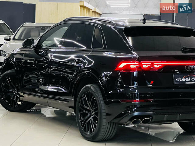 Чорний Ауді SQ8, об'ємом двигуна 4 л та пробігом 9 тис. км за 141999 $, фото 6 на Automoto.ua