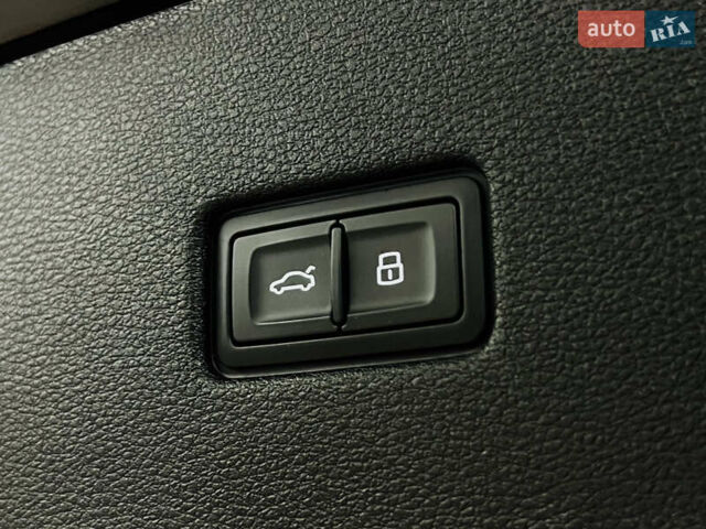 Чорний Ауді SQ8, об'ємом двигуна 4 л та пробігом 9 тис. км за 141999 $, фото 26 на Automoto.ua