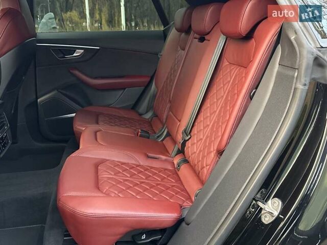 Чорний Ауді SQ8, об'ємом двигуна 4 л та пробігом 54 тис. км за 88950 $, фото 69 на Automoto.ua