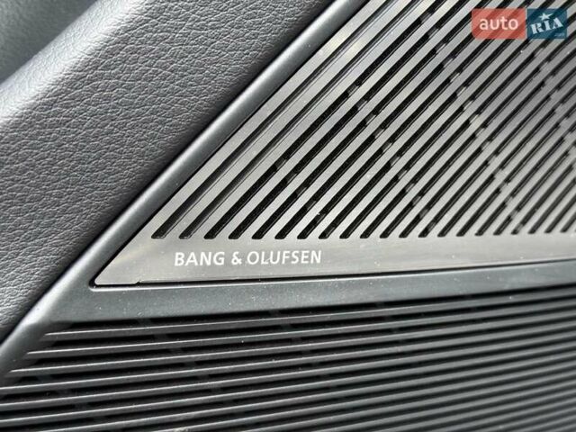 Черный Ауди SQ8, объемом двигателя 4 л и пробегом 9 тыс. км за 128000 $, фото 38 на Automoto.ua