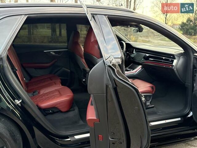 Чорний Ауді SQ8, об'ємом двигуна 4 л та пробігом 54 тис. км за 88950 $, фото 86 на Automoto.ua