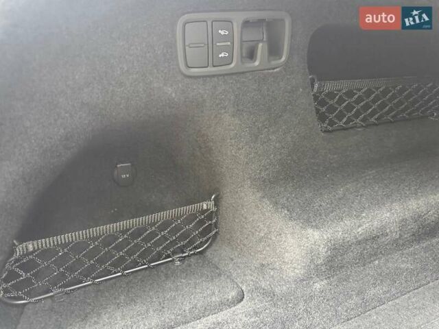 Ауди SQ8 2023 в Киеве на Automoto.ua Черный Ауди SQ8, объемом двигателя 4 л и пробегом 119 тыс. км за 85000 $, фото 16 на Automoto.ua