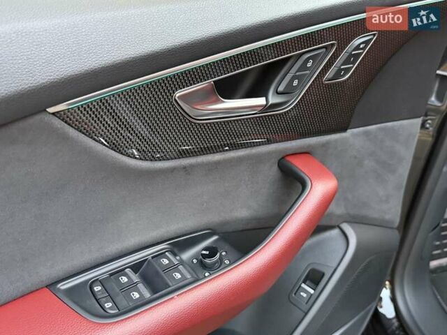 Чорний Ауді SQ8, об'ємом двигуна 4 л та пробігом 54 тис. км за 88950 $, фото 57 на Automoto.ua