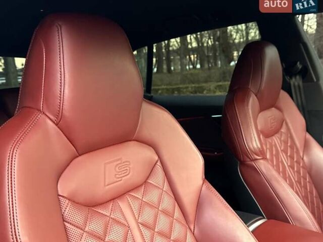 Чорний Ауді SQ8, об'ємом двигуна 4 л та пробігом 54 тис. км за 88950 $, фото 83 на Automoto.ua