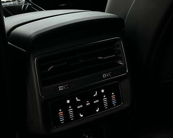 Черный Ауди SQ8, объемом двигателя 4 л и пробегом 14 тыс. км за 119500 $, фото 74 на Automoto.ua