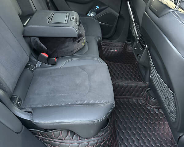 Чорний Ауді SQ8, об'ємом двигуна 4 л та пробігом 16 тис. км за 109000 $, фото 42 на Automoto.ua
