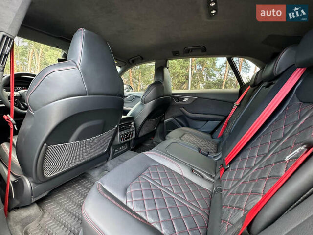 Чорний Ауді SQ8, об'ємом двигуна 4 л та пробігом 7 тис. км за 135000 $, фото 64 на Automoto.ua