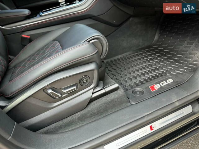 Чорний Ауді SQ8, об'ємом двигуна 4 л та пробігом 7 тис. км за 135000 $, фото 72 на Automoto.ua