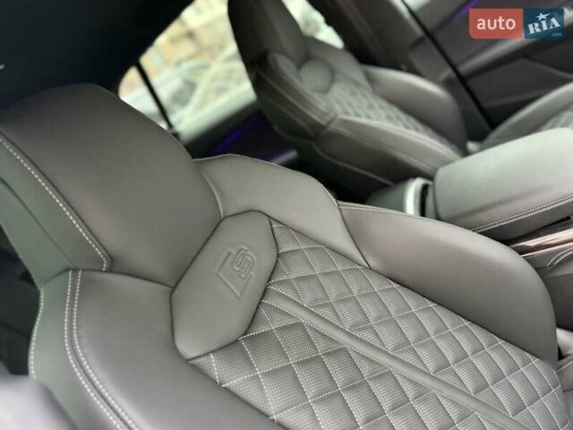 Черный Ауди SQ8, объемом двигателя 4 л и пробегом 1 тыс. км за 144111 $, фото 64 на Automoto.ua