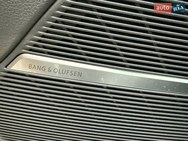 Черный Ауди SQ8, объемом двигателя 4 л и пробегом 1 тыс. км за 144111 $, фото 126 на Automoto.ua