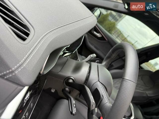 Чорний Ауді SQ8, об'ємом двигуна 4 л та пробігом 1 тис. км за 144222 $, фото 32 на Automoto.ua