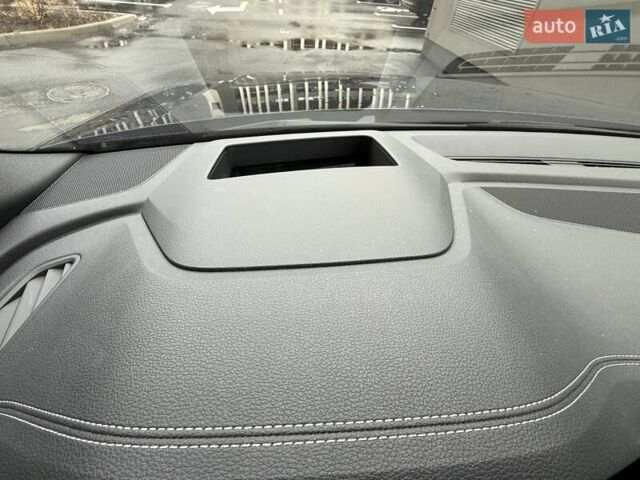 Чорний Ауді SQ8, об'ємом двигуна 4 л та пробігом 1 тис. км за 144222 $, фото 41 на Automoto.ua