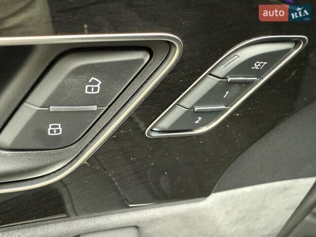 Черный Ауди SQ8, объемом двигателя 4 л и пробегом 1 тыс. км за 144111 $, фото 123 на Automoto.ua