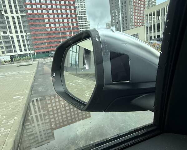 Чорний Ауді SQ8, об'ємом двигуна 4 л та пробігом 1 тис. км за 144222 $, фото 40 на Automoto.ua