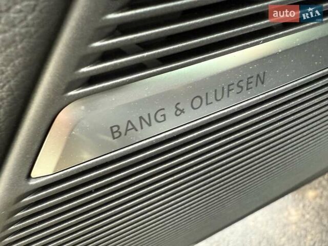 Чорний Ауді SQ8, об'ємом двигуна 4 л та пробігом 1 тис. км за 144222 $, фото 35 на Automoto.ua