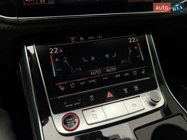 Красный Ауди SQ8, объемом двигателя 4 л и пробегом 5 тыс. км за 93000 $, фото 23 на Automoto.ua