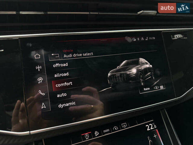 Красный Ауди SQ8, объемом двигателя 4 л и пробегом 5 тыс. км за 93000 $, фото 22 на Automoto.ua