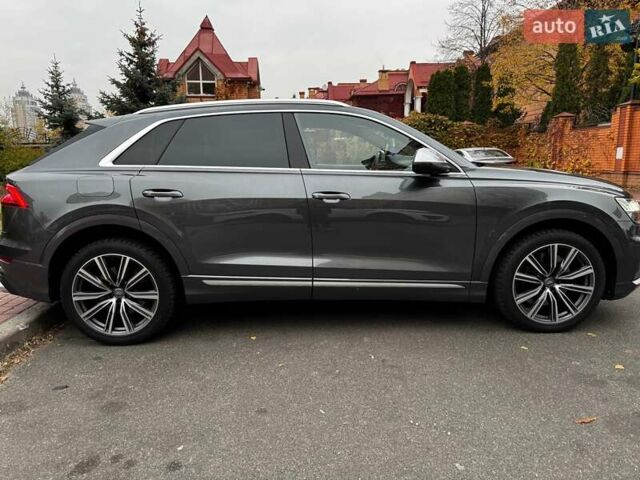 Сірий Ауді SQ8, об'ємом двигуна 4 л та пробігом 179 тис. км за 73000 $, фото 4 на Automoto.ua