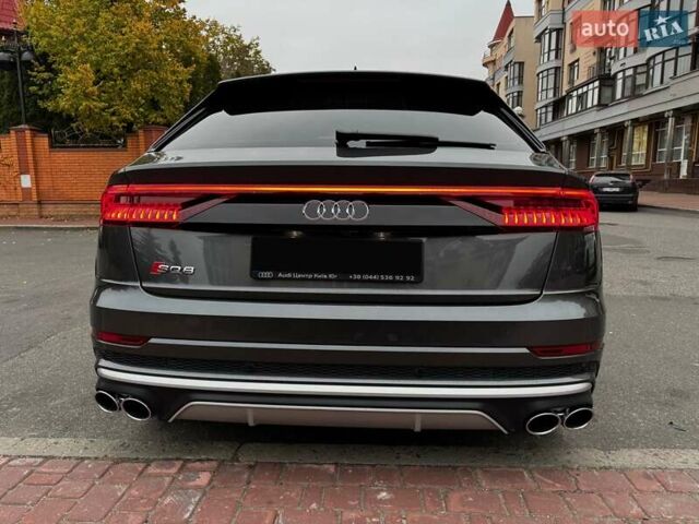Сірий Ауді SQ8, об'ємом двигуна 4 л та пробігом 179 тис. км за 73000 $, фото 6 на Automoto.ua