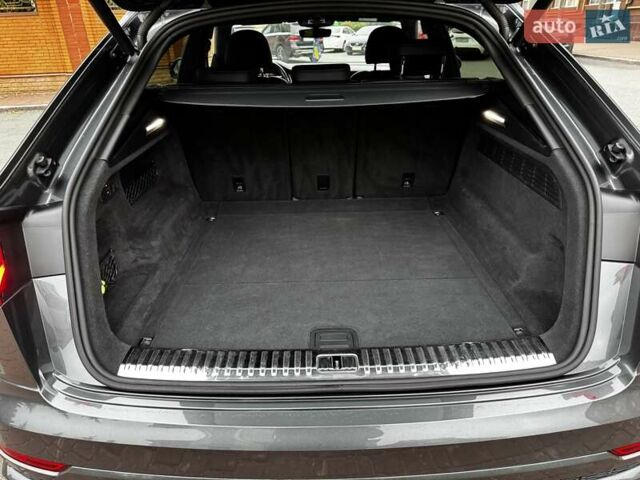Сірий Ауді SQ8, об'ємом двигуна 4 л та пробігом 179 тис. км за 73000 $, фото 18 на Automoto.ua