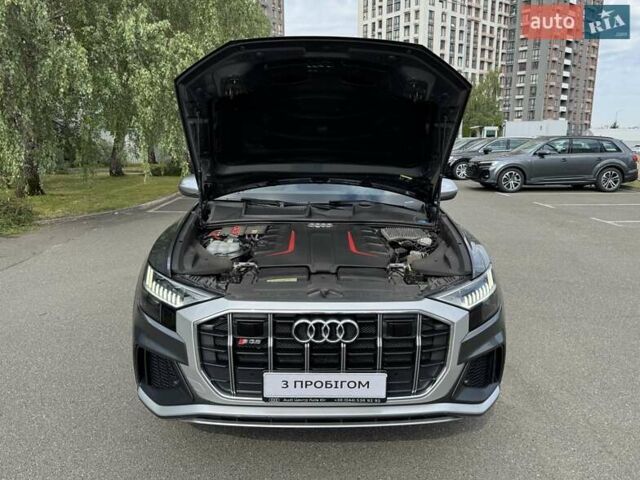 Серый Ауди SQ8, объемом двигателя 4 л и пробегом 180 тыс. км за 69300 $, фото 4 на Automoto.ua