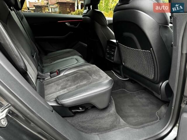 Сірий Ауді SQ8, об'ємом двигуна 4 л та пробігом 179 тис. км за 73000 $, фото 15 на Automoto.ua