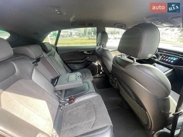 Серый Ауди SQ8, объемом двигателя 4 л и пробегом 180 тыс. км за 69300 $, фото 71 на Automoto.ua