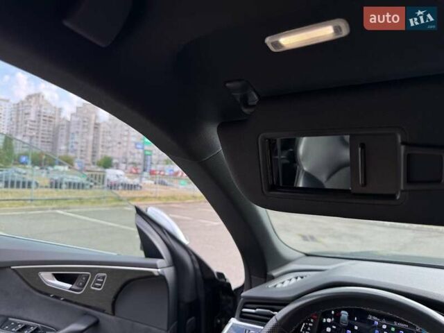 Серый Ауди SQ8, объемом двигателя 4 л и пробегом 180 тыс. км за 69300 $, фото 61 на Automoto.ua