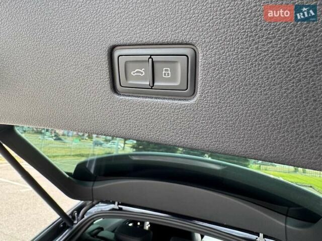 Серый Ауди SQ8, объемом двигателя 4 л и пробегом 180 тыс. км за 69300 $, фото 17 на Automoto.ua
